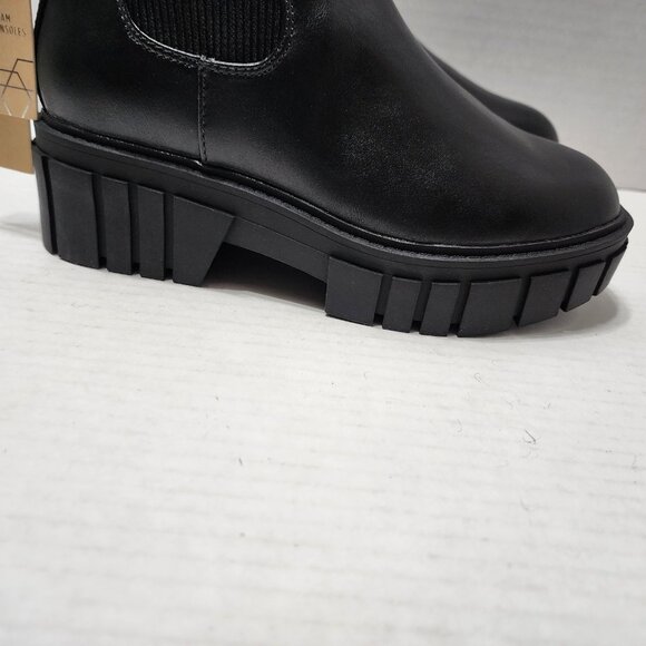 New Madden NYC Chunky Lug Chelsea Boots - Black - Size 8.5 - Picture 6 of 6